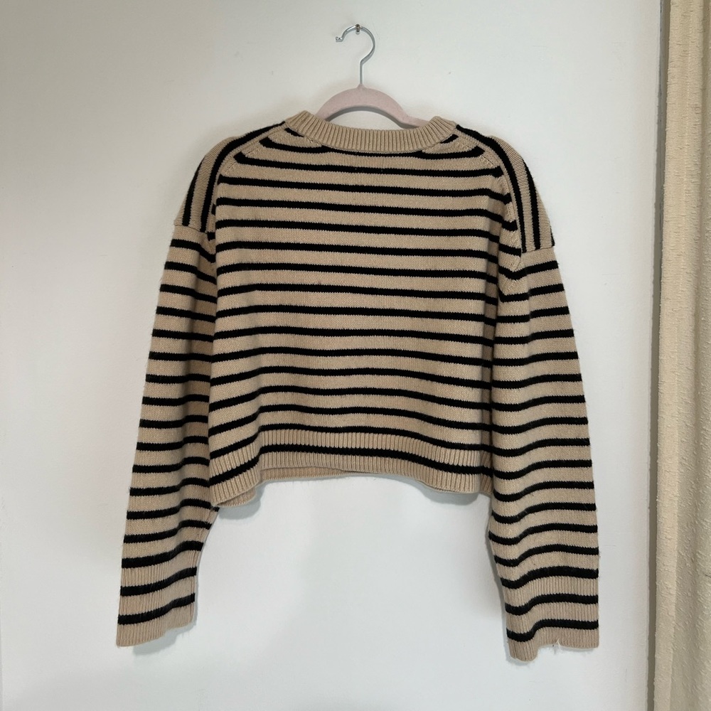 sweater - Picture 2 of 2